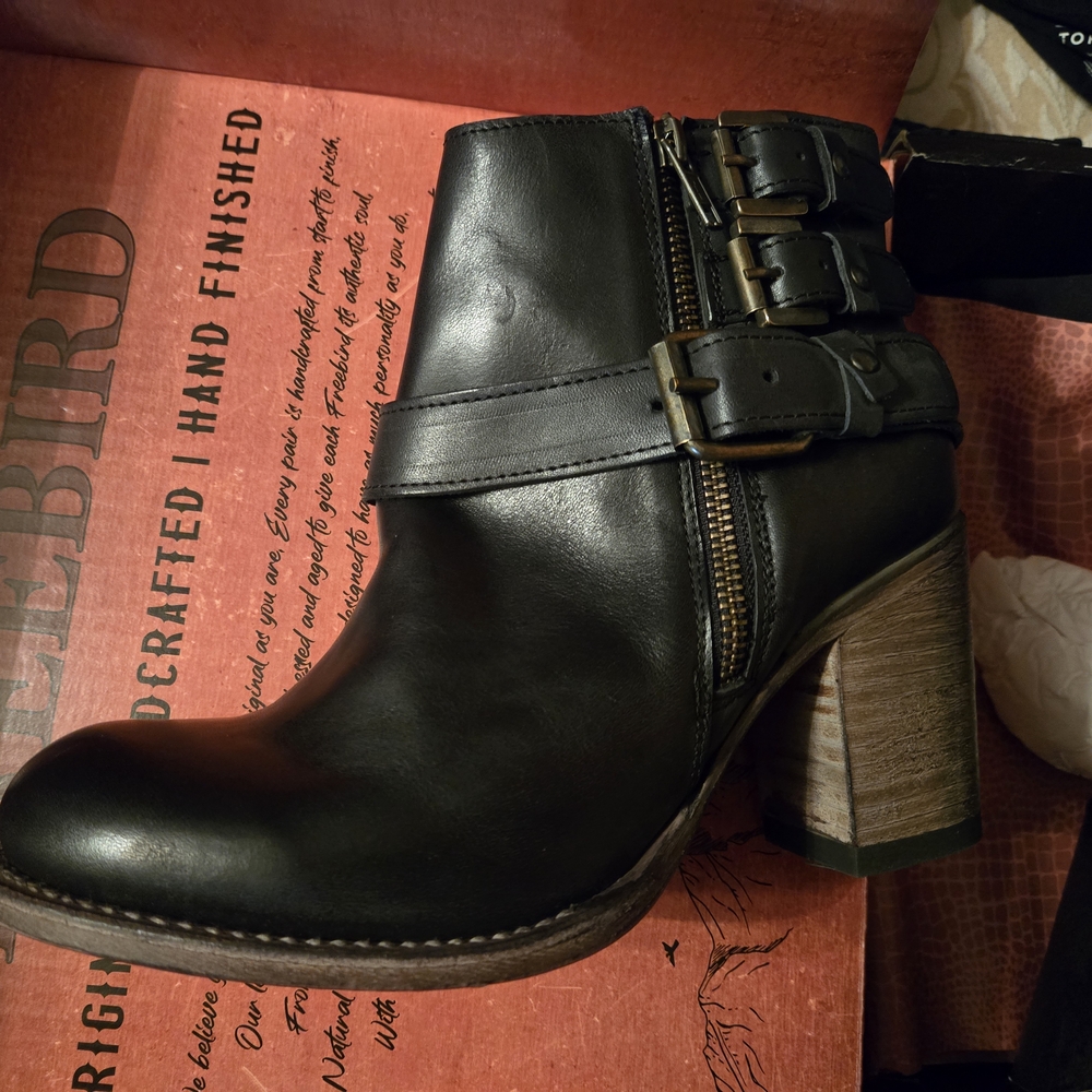 New Leather FREEBIRD Boots 9
